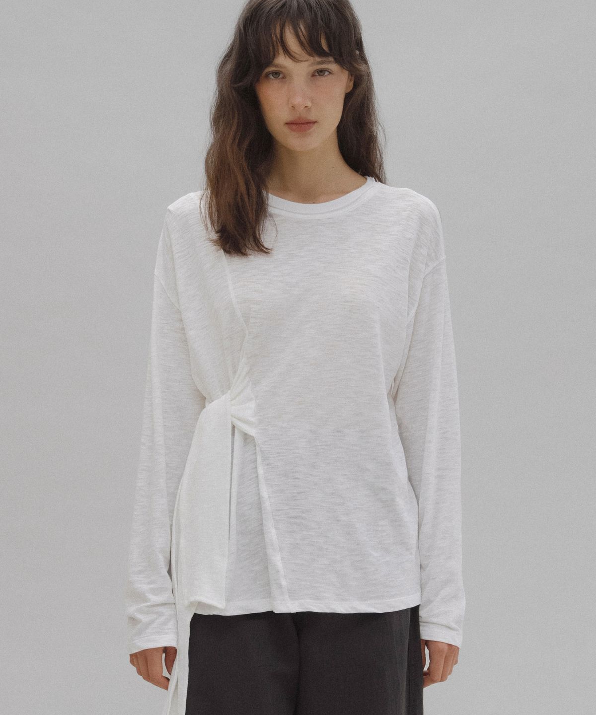앤니즈(ANDNEEDS) Draping long sleeve tee (white)