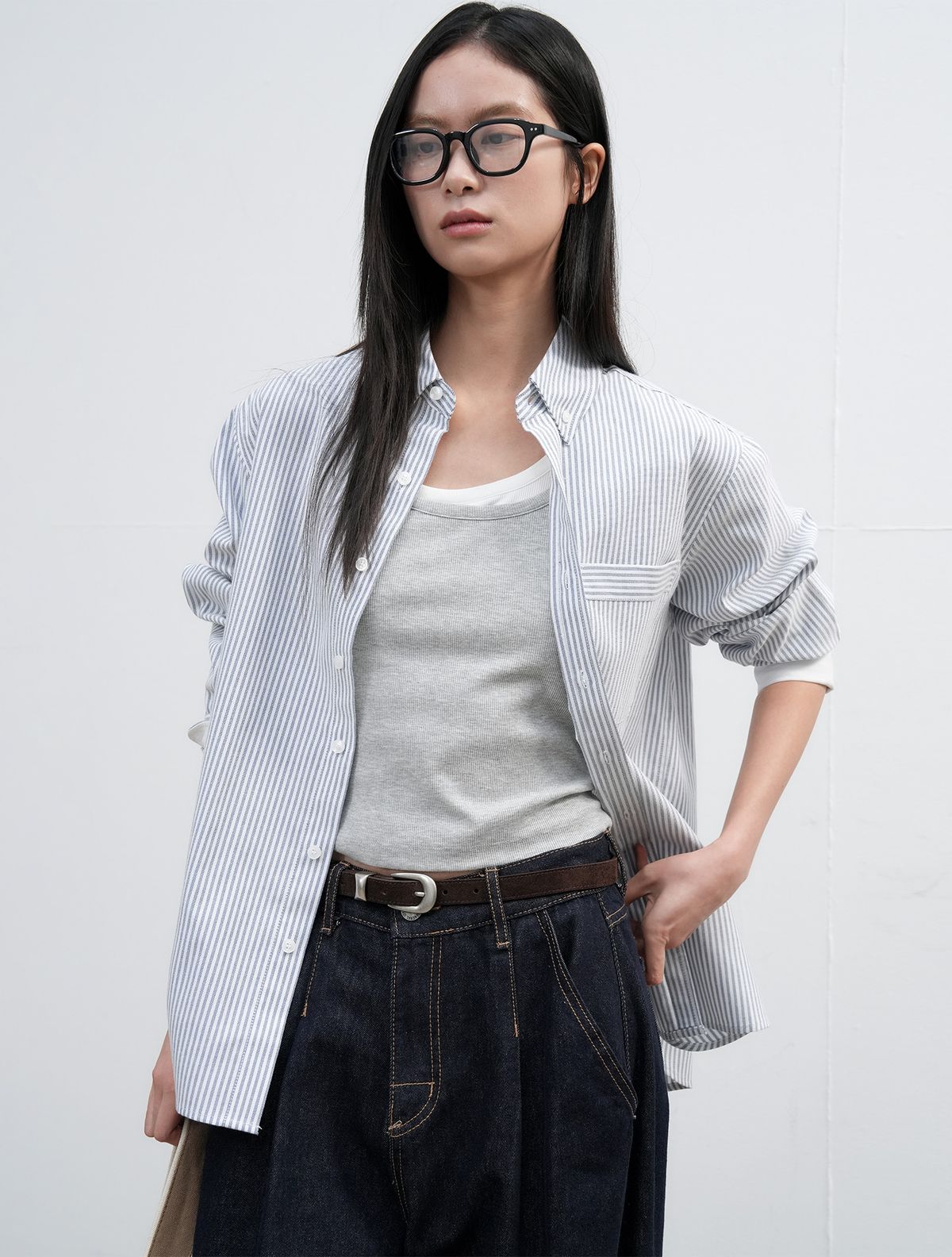 제너럴아이디어(GENERALIDEA) UNISEX 레귤러핏 옥스포드 스트라이프 셔츠 [NAVY] / SBE3U03001