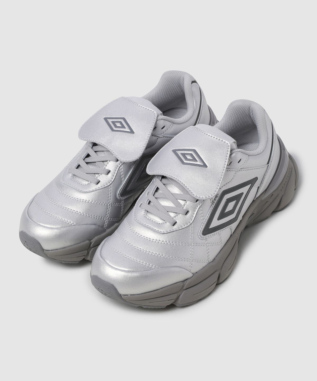 엄브로(UMBRO) SPECIALI PLUS (스페셜리 플러스) 실버(UQ323CTP82)