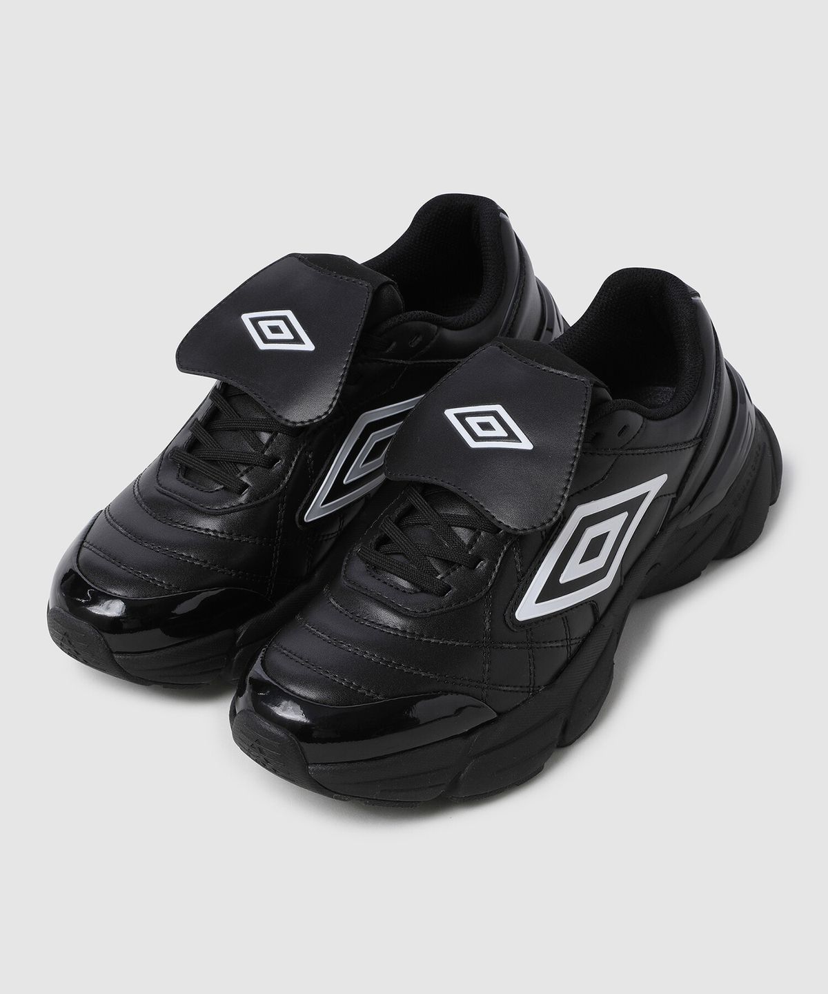 엄브로(UMBRO) SPECIALI PLUS (스페셜리 플러스) 블랙(UQ323CTP82)
