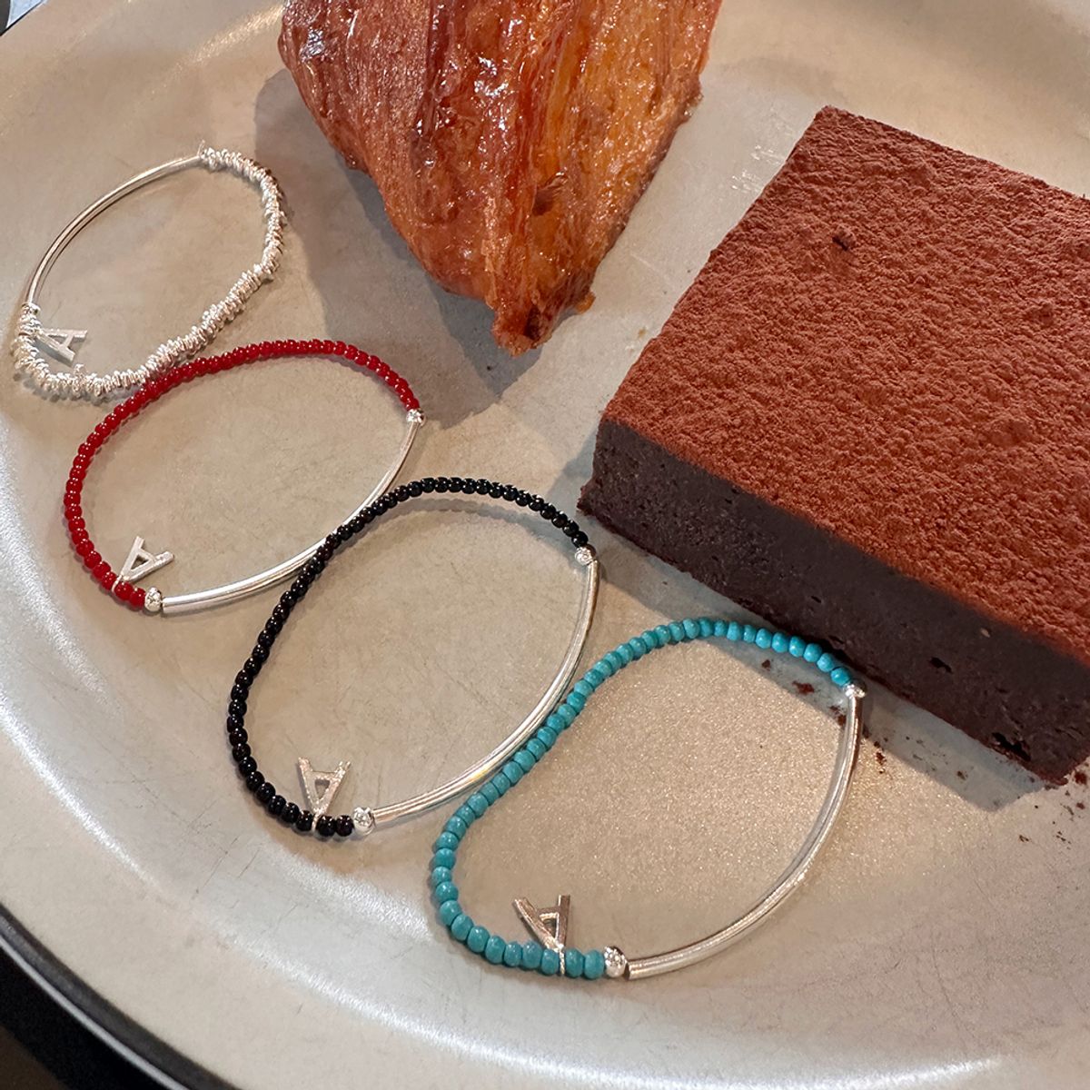 앤드씨유(AND SEE YOU) Silver Bar Gemstone Bracelet(RED,BLACK,BLUE)-JB0201