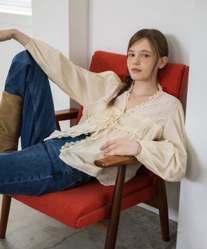 플로팅 더블 타이 블라우스