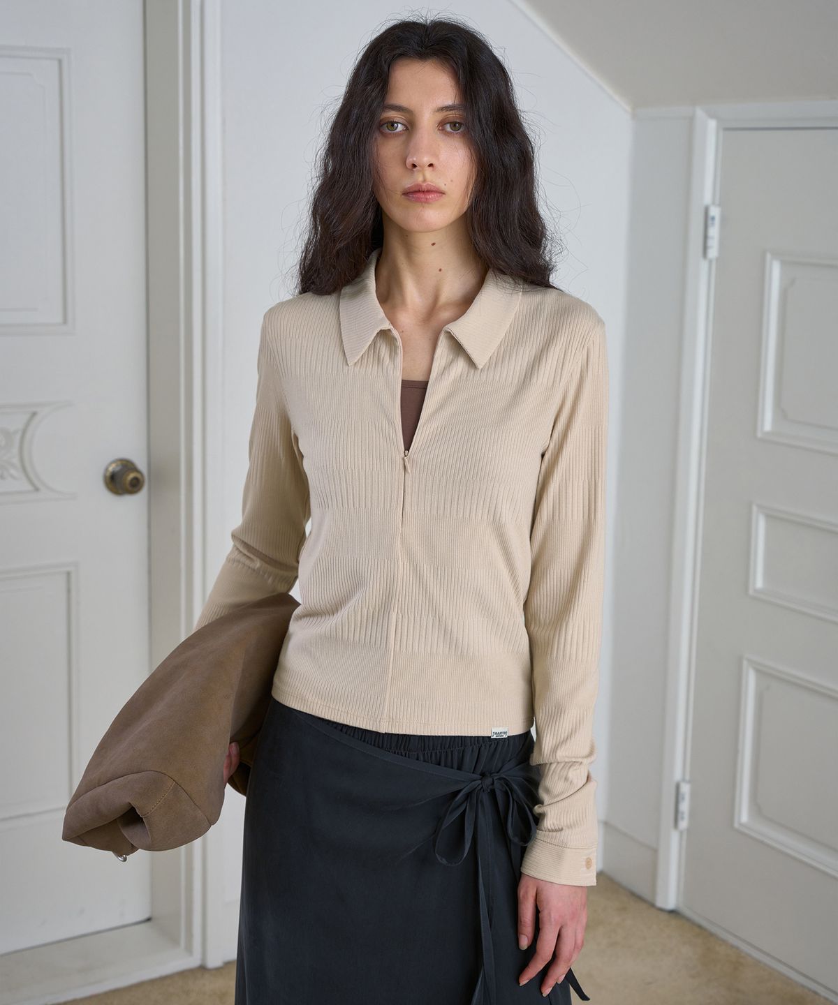 시메트릭 퍼센트(SYMMETRICPERCENT) Collar Jersey Long Sleeve / Beige