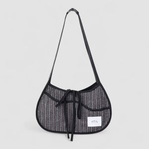 멜로우 체크 호보 숄더백 _ 블랙