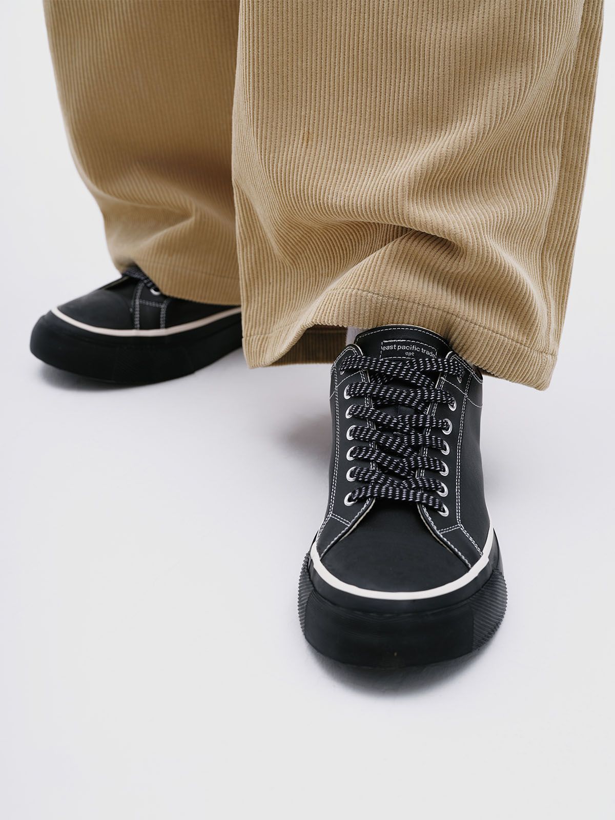 이피티(EPT) DIVE VNTG LE (BLACK/WHITE)