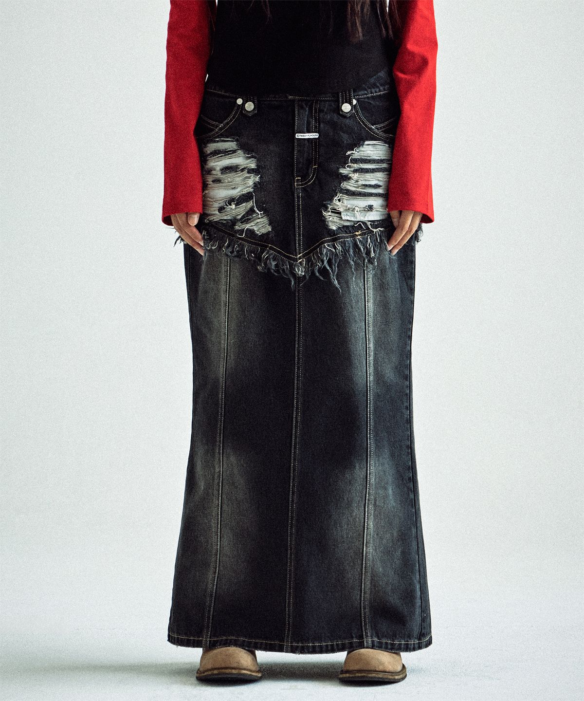 더바이닐하우스(THEVINYLHOUSE) DESTROYED DOUBLE DENIM SKIRT BLACK
