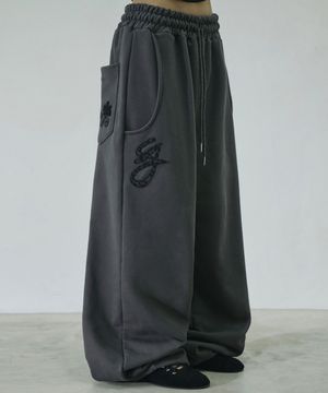 레오파드 로고 아플리케 스웨트 팬츠[차콜]