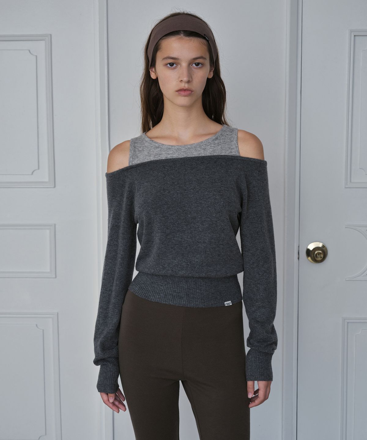 시메트릭 퍼센트(SYMMETRICPERCENT) Color Mix off-shoulder Knit Top / Grey