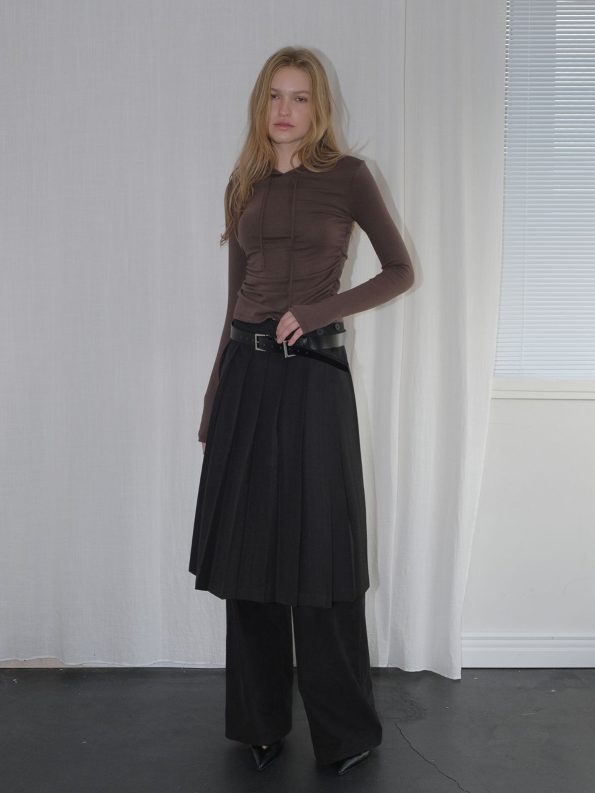 에트몽(ETMON) Multi-Way Pleats Skirt, Black