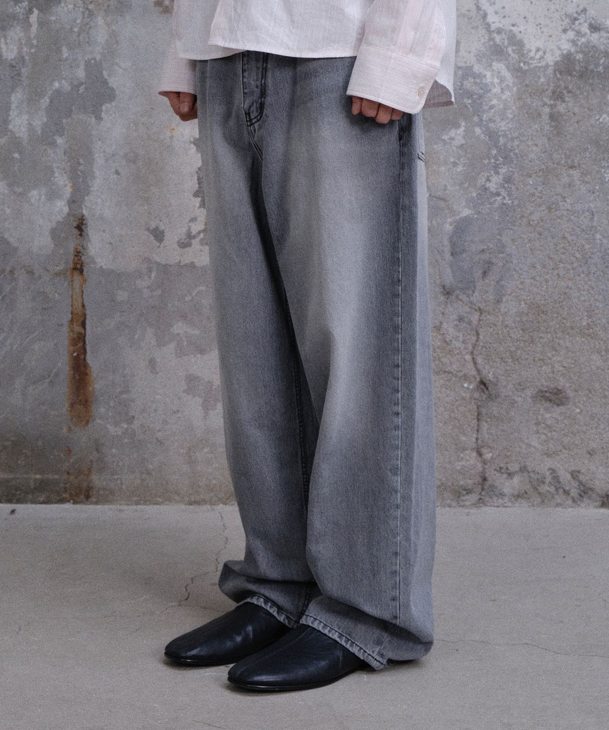 다이브인(DIVEIN) LOOSED WIDE DENIM PANTS (LIGHT WASHED BLACK)