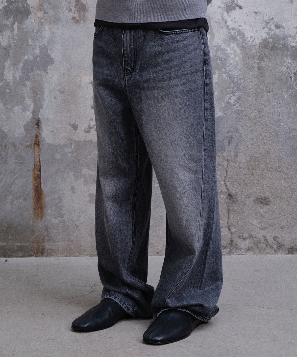 다이브인(DIVEIN) LOOSED TWISTED DENIM PANTS (BLACK)