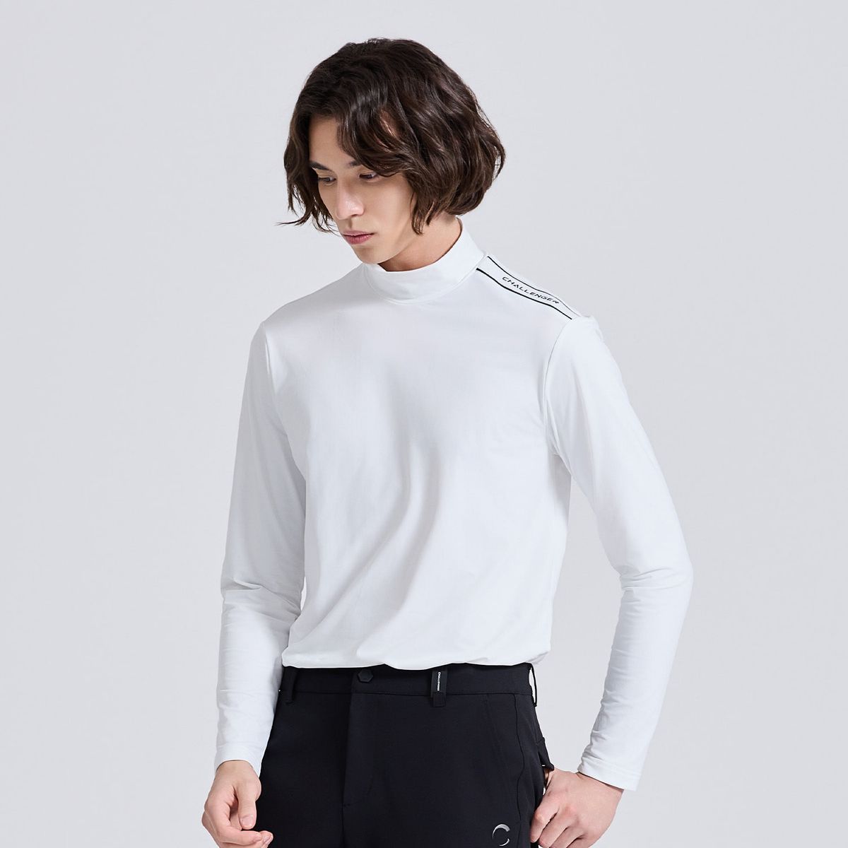 챌린저(CHALLENGER) 남성 컴포트 저지 어깨립 디테일 모크넥 긴팔 티셔츠 오프화이트