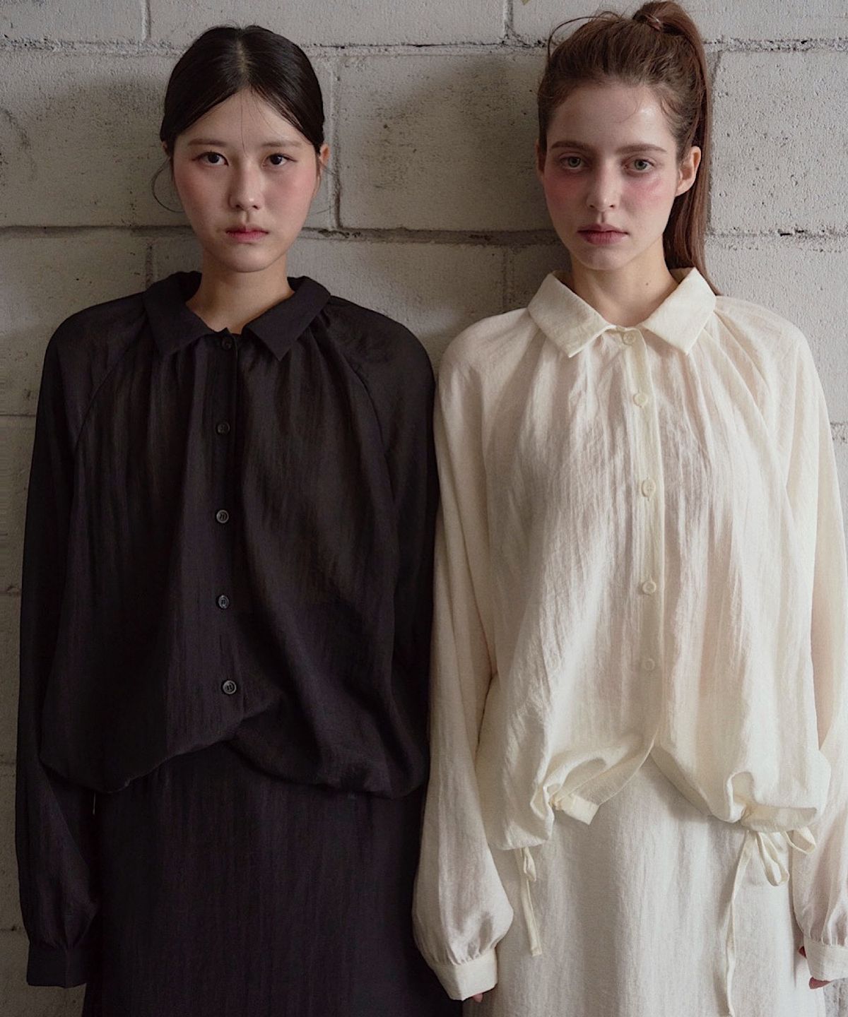 아포엠(APOEM) SOFT VEIL  SETUP BLOUSE (2C)