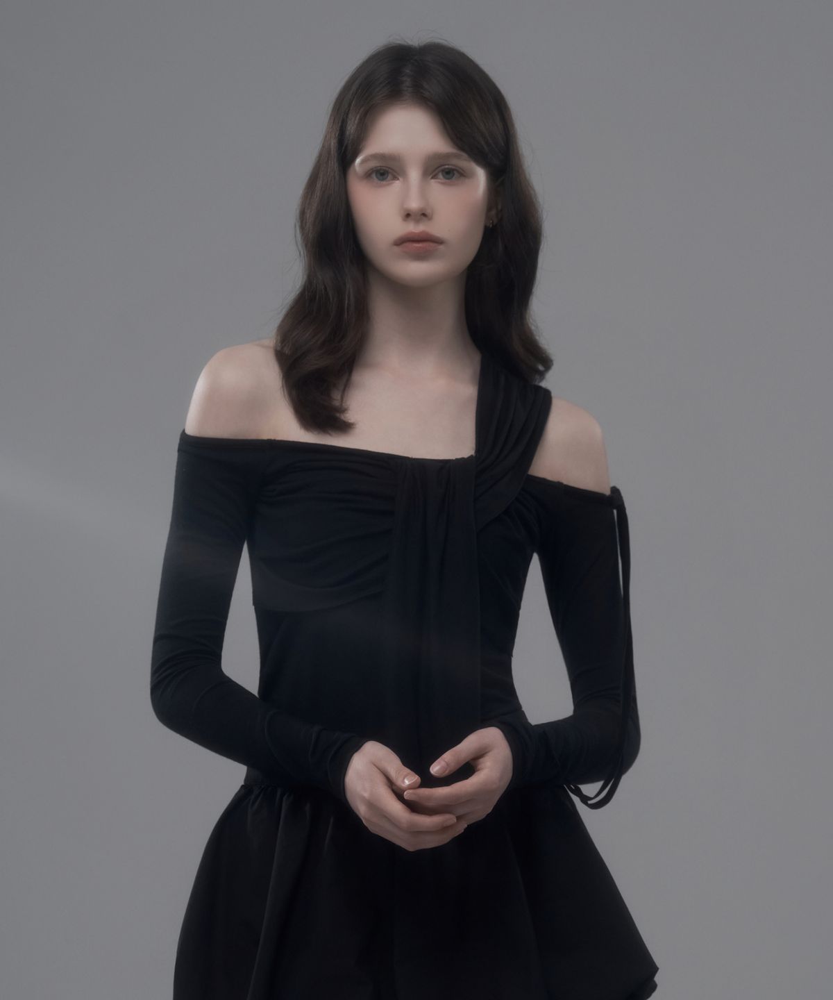 마우솔레움(MAU SOLEUM) Etude Draped Top - Black