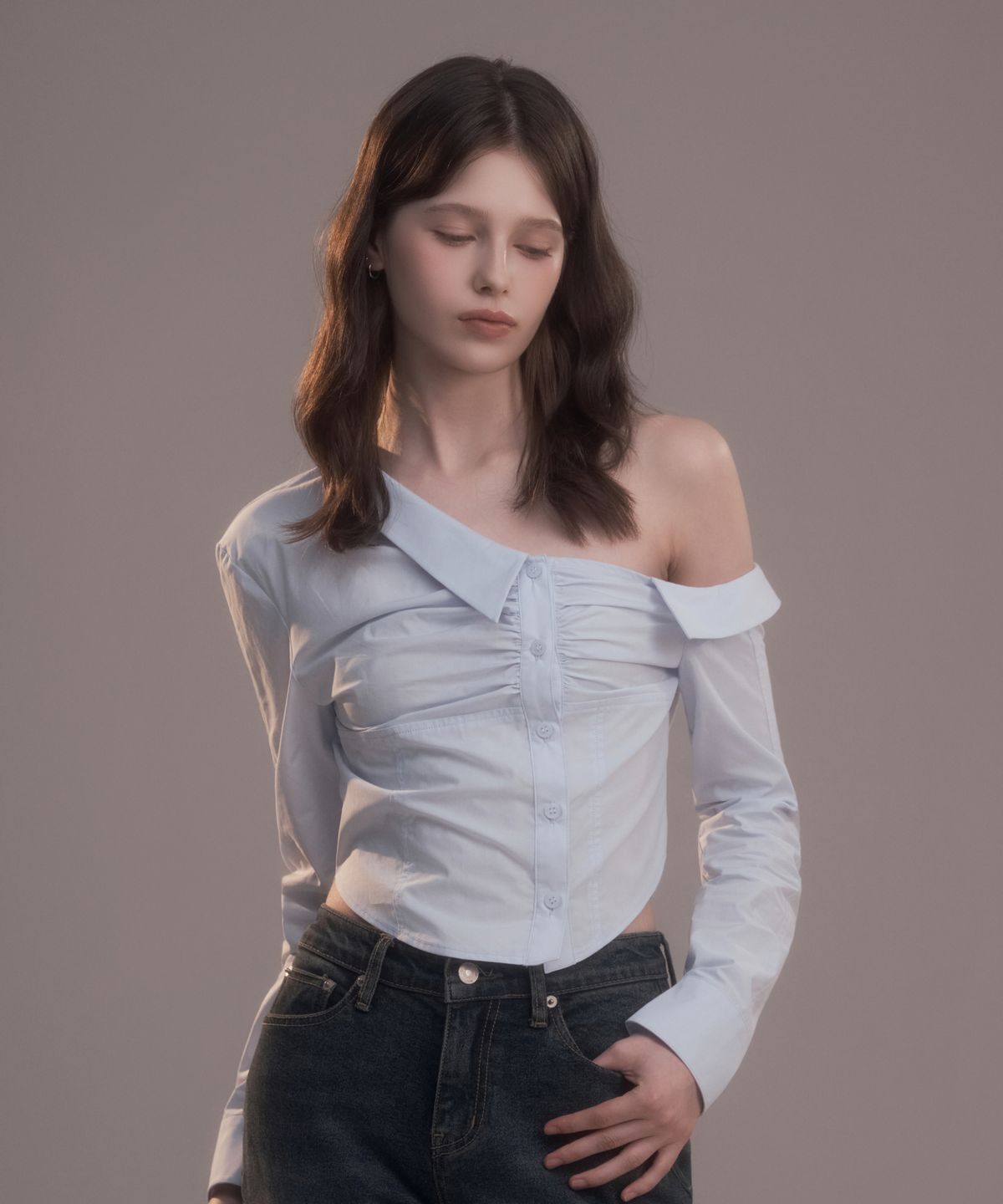 마우솔레움(MAU SOLEUM) Cut-Out Shirring Shirt - Sky Blue