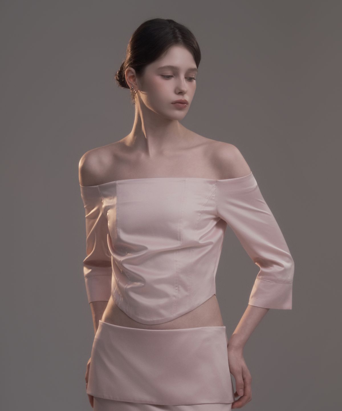 마우솔레움(MAU SOLEUM) Long Sleeve Satin Corset Top - Pink