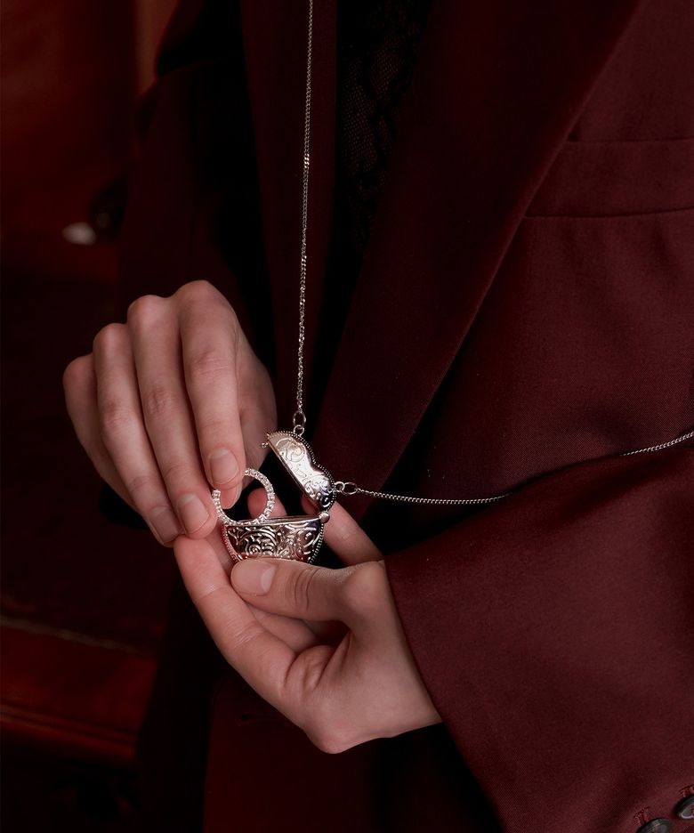 SS022 Antique Heart Cross Bag