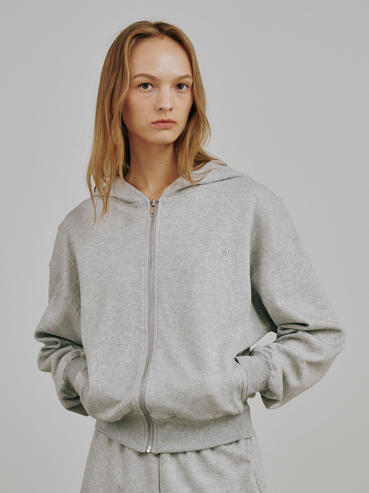누브(NOUVE) 에센셜 후드 집업 - 멜란지 그레이 / Essential Hood Zip Up - M.Gray