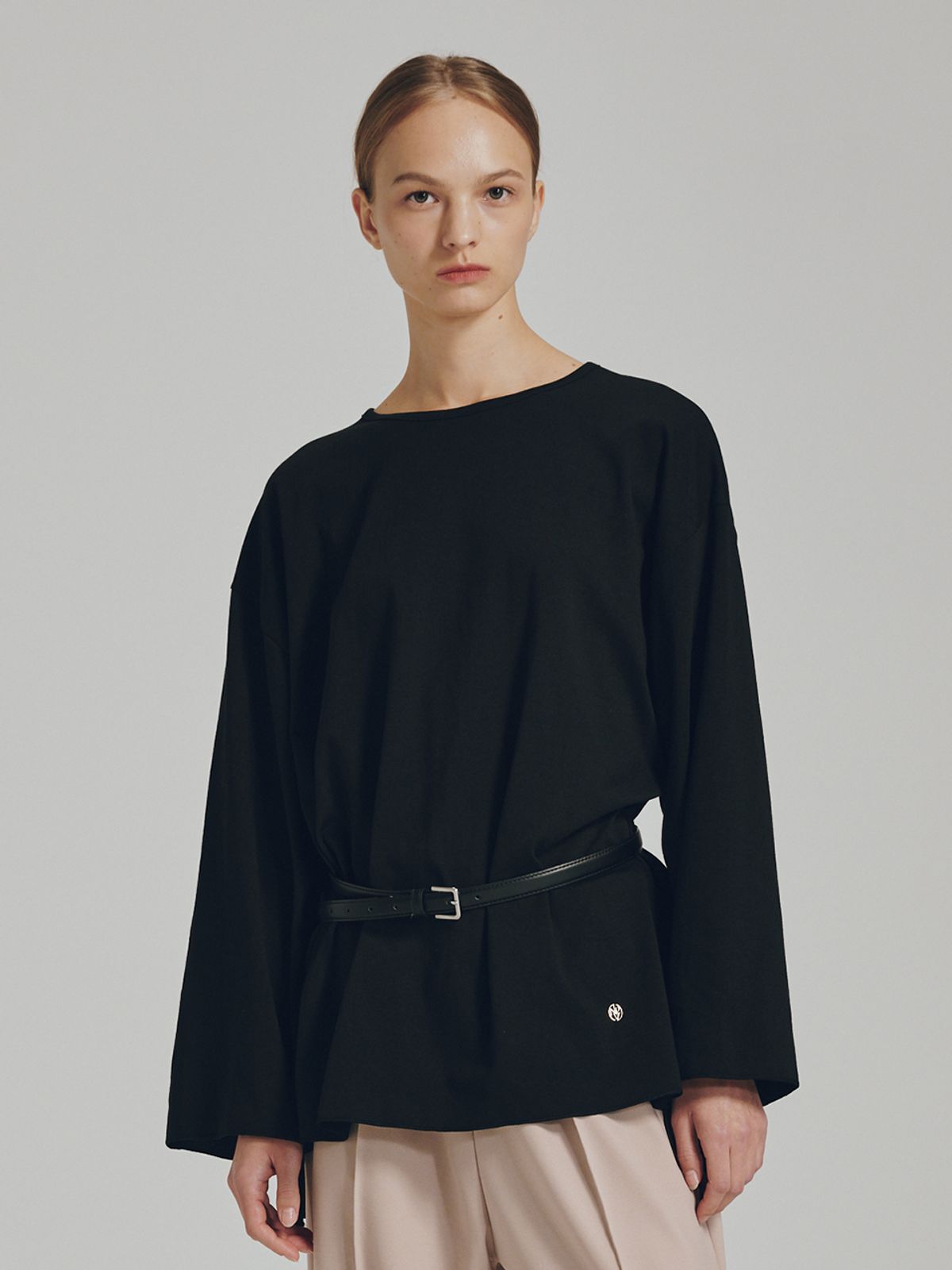 누브(NOUVE) 롱슬리브 오버핏 티셔츠 - 블랙 / Longsleeve Over Fit T-Shirts - Black