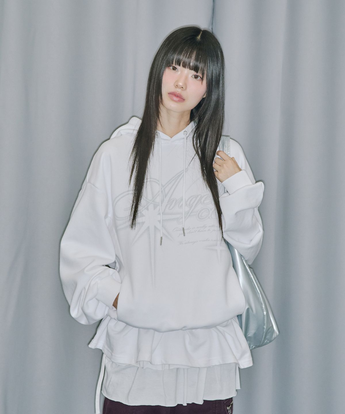 오드스튜디오(ODDSTUDIO) 엔젤 레이어드 스커트 후드 티셔츠 - OFF WHITE