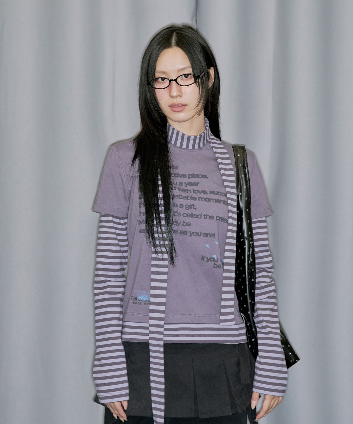 오드스튜디오(ODDSTUDIO) 레이어드 스트라이프 머플러 세트 롱 슬리브 - GRAY PURPLE