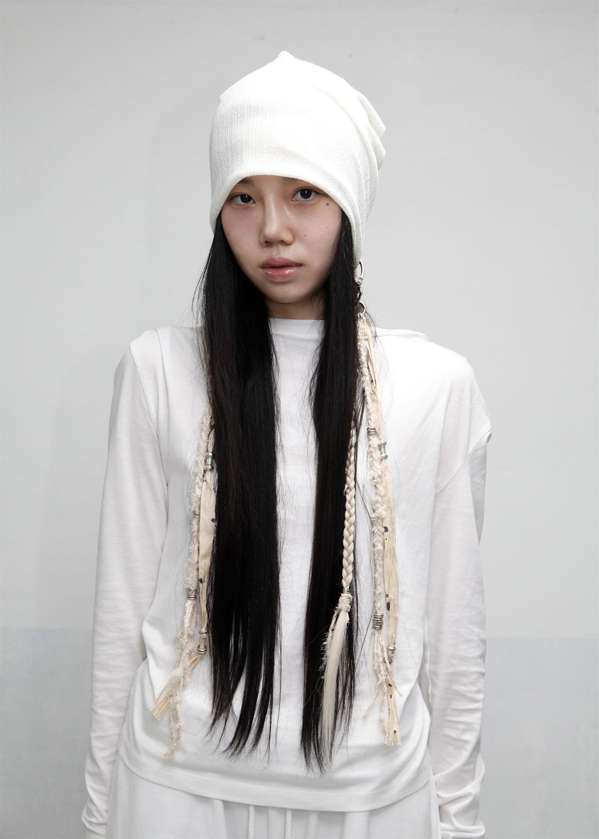 패스터(PASTER) [핸드메이드] 브레이디드 헤어 키링 비니, 화이트