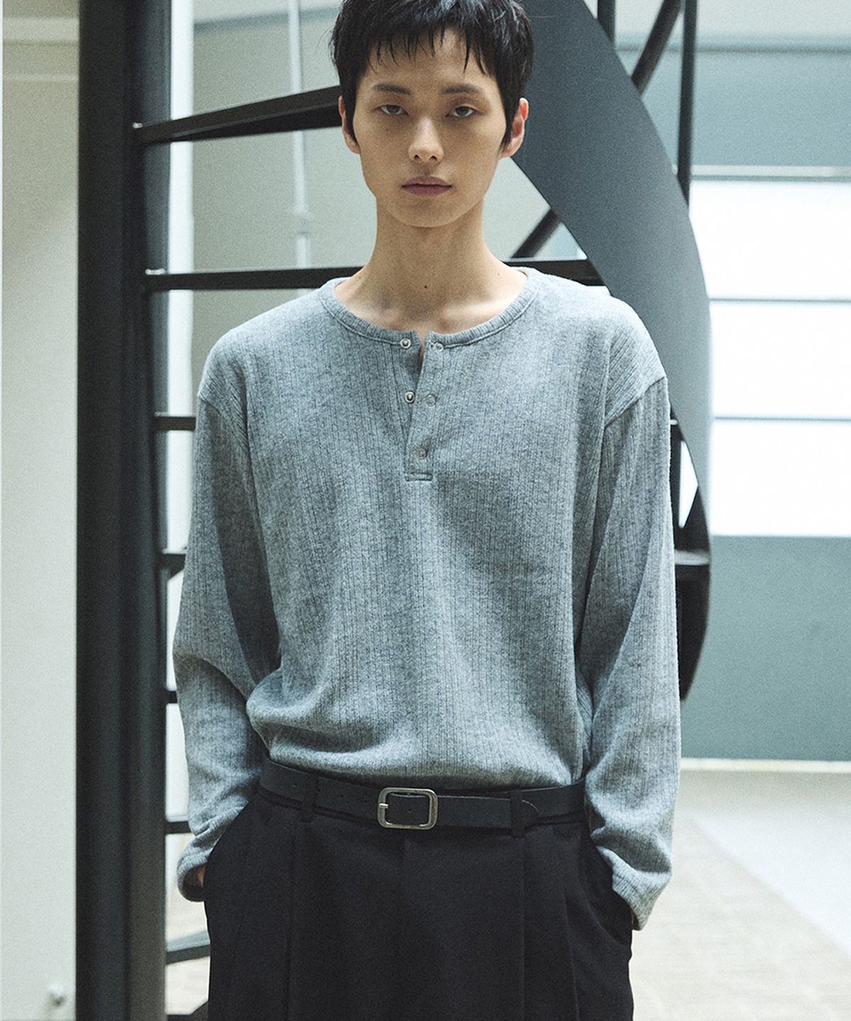 피인오(P.IN.O) 리브드 헨리넥 롱 슬리브