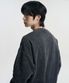 오버핏 피그먼트 맨투맨 스웨트셔츠 차콜