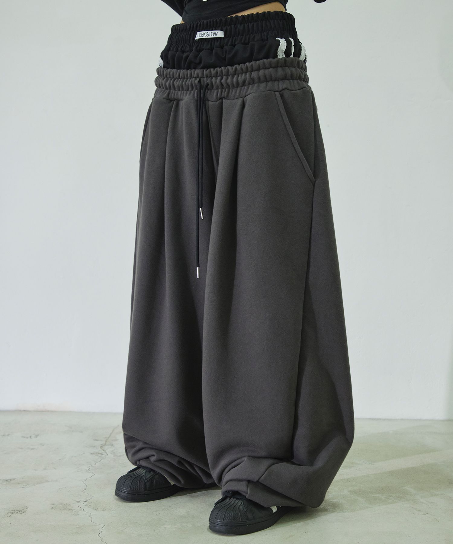 MUSINSA | SLEEKGLOW Boxer Layered Trunk Sweat Sagging Pants [Charcoal]