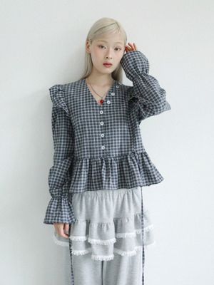 버튼 체크 프릴 블라우스(차콜)
