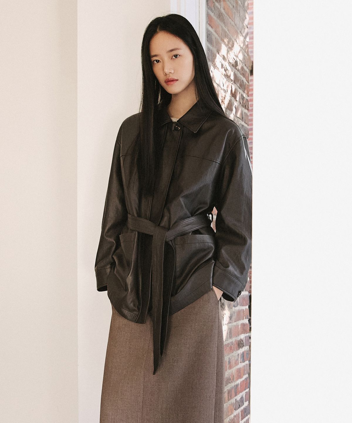 레프트서울(LEFTSEOUL) 신세틱 레더 벨티드 하프 자켓 [다크브라운]