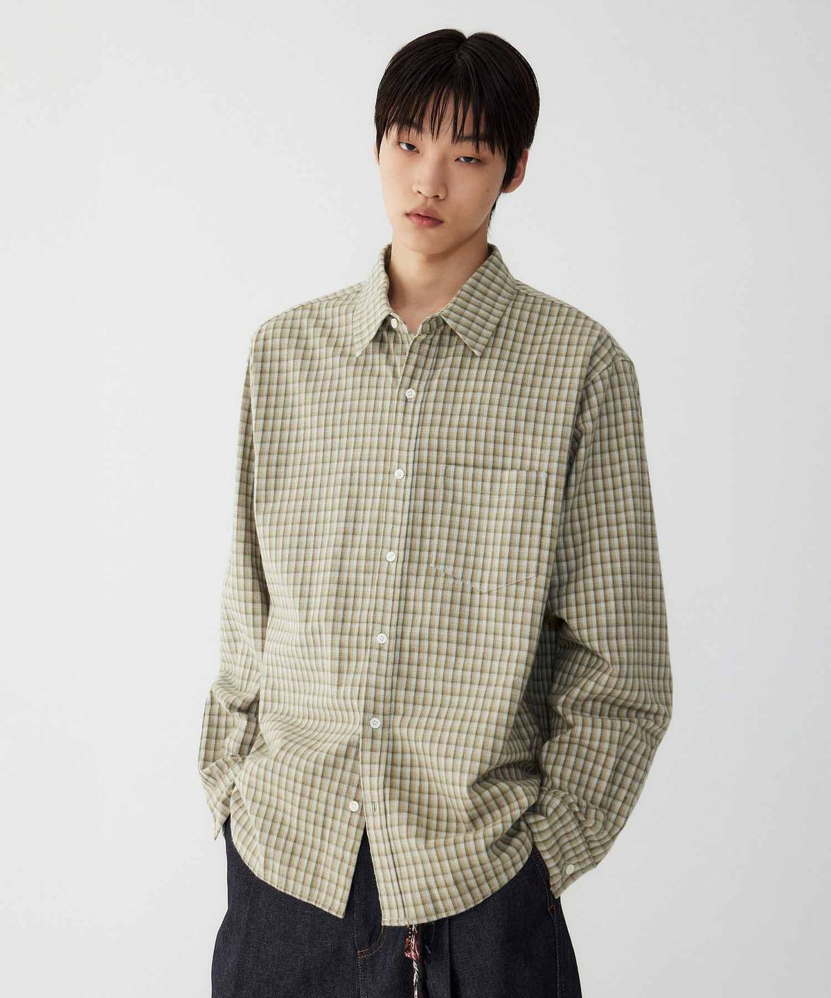 스튜디오 톰보이(STUDIO TOMBOY) [MEN] 미니 체크 오버핏 셔츠_라이트 그레이 9155421304
