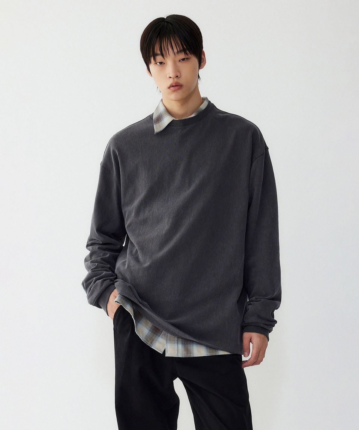 스튜디오 톰보이(STUDIO TOMBOY) [MEN] 톰보이 오버핏 피그먼트 롱슬리브 티셔츠_그레이 9155322109