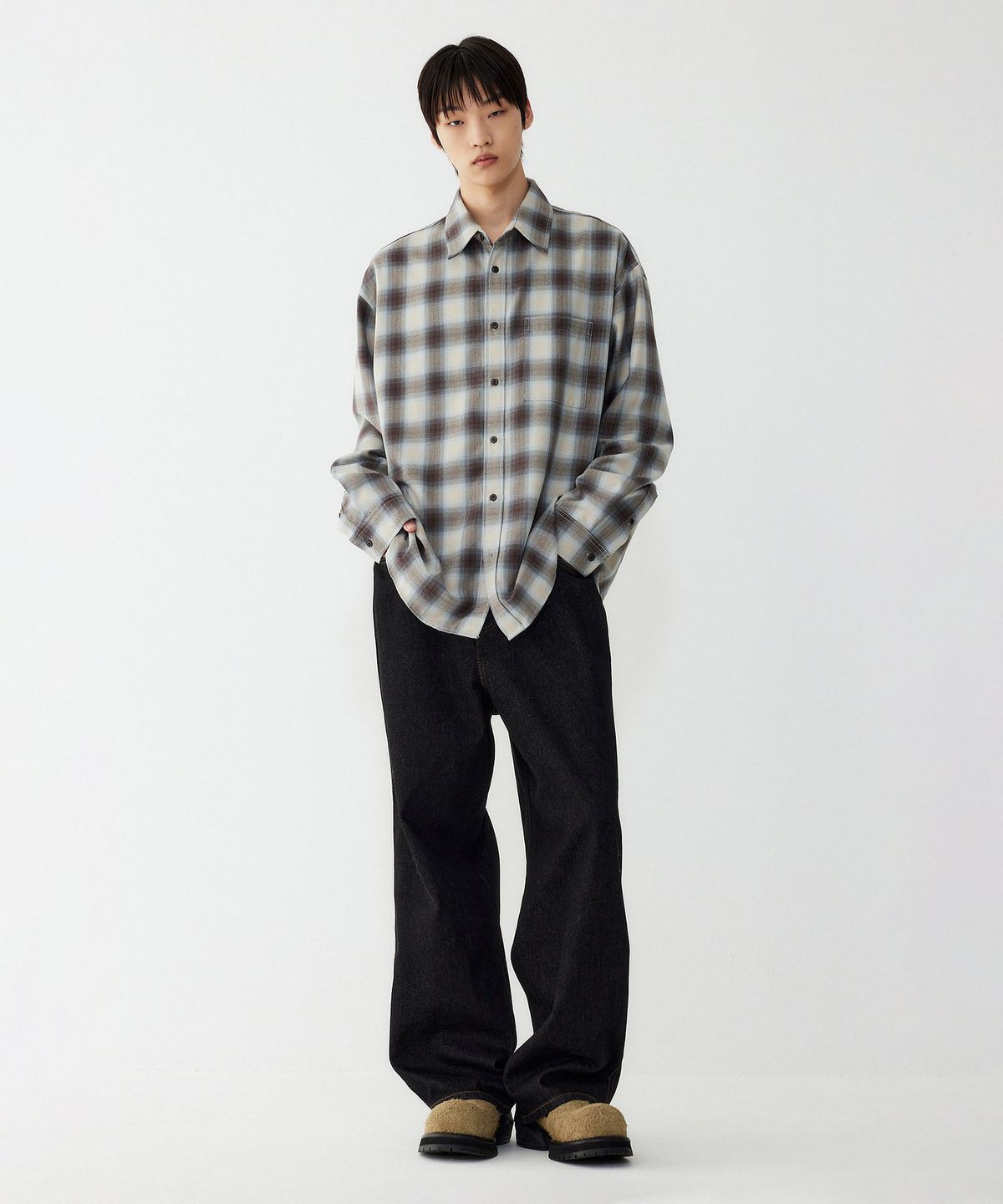 스튜디오 톰보이(STUDIO TOMBOY) [MEN] 5포켓 스트레이트 데님 팬츠_블랙 91M5362831
