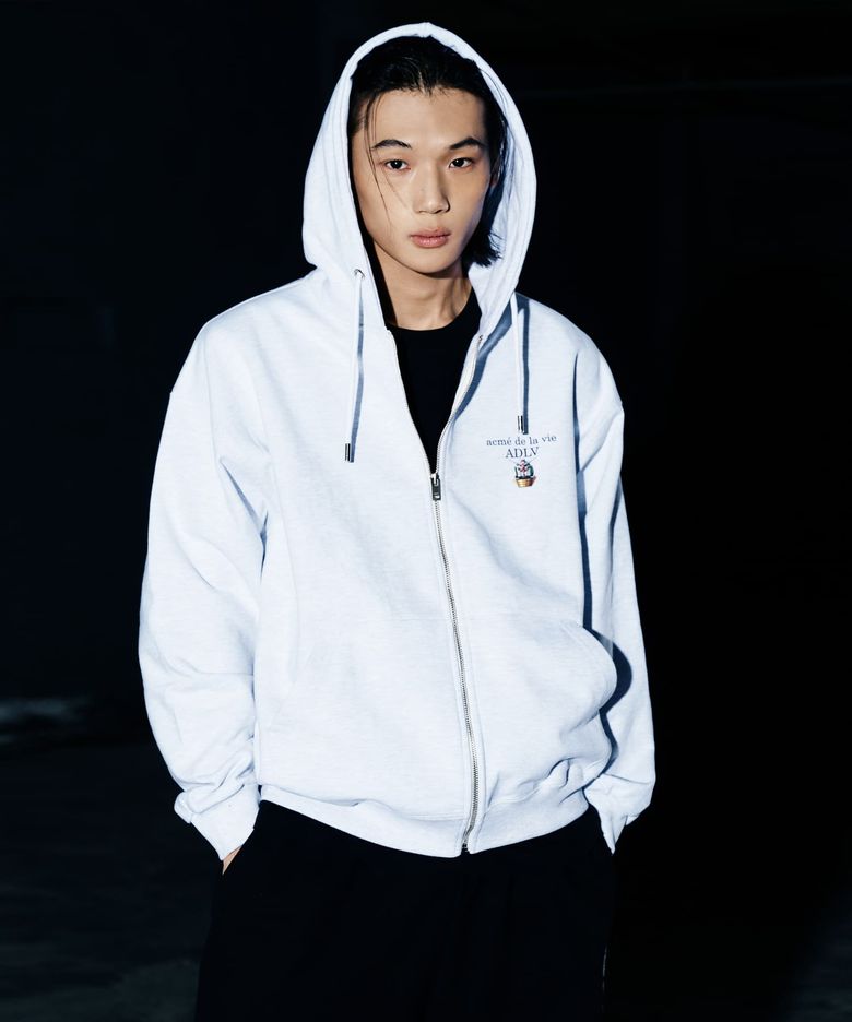 기동전사 건담 MOBILE SUIT GUNDAM BASIC LOGO HOODIE ZIP UP (2 COLOR)