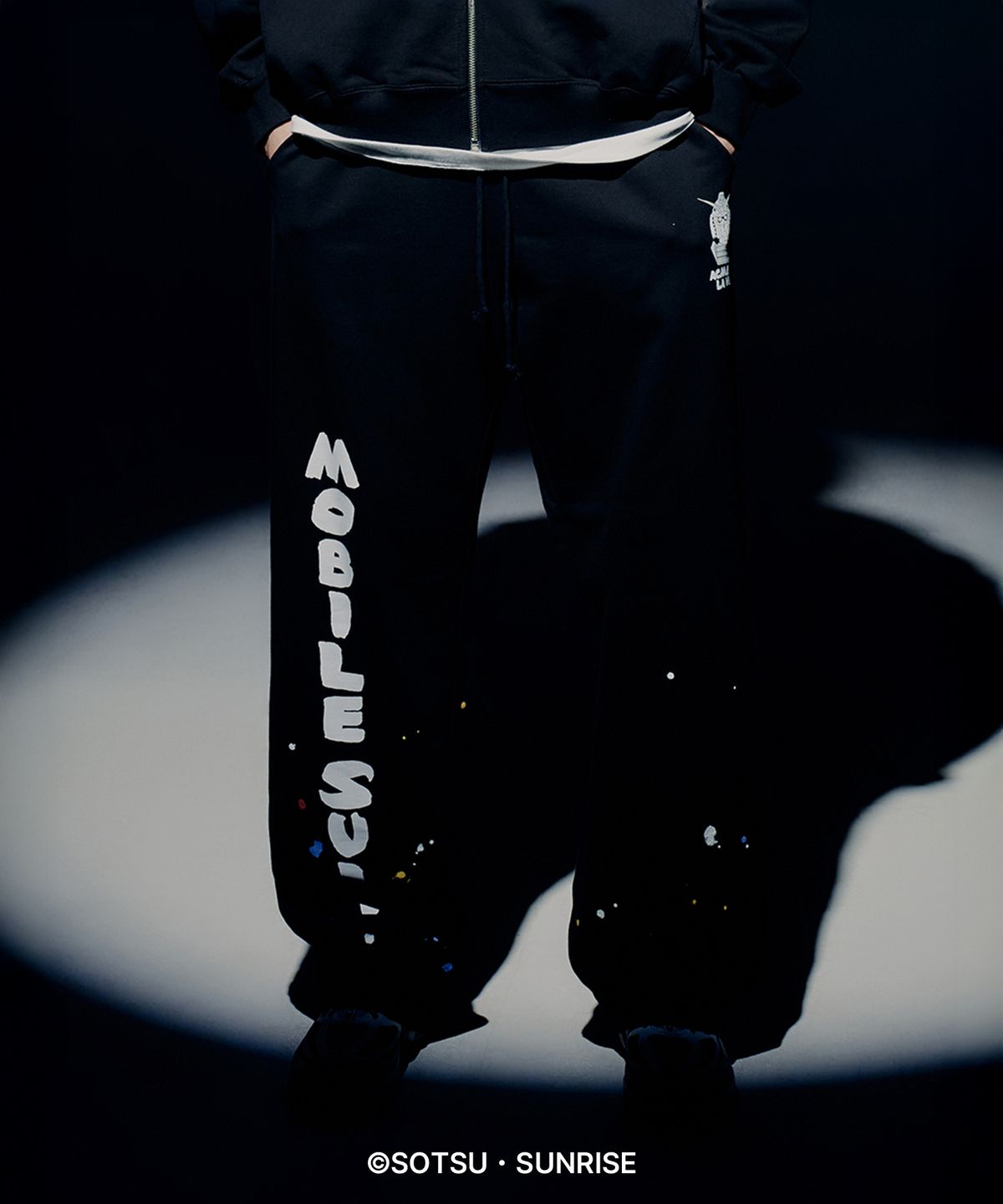 아크메드라비(ACME DE LA VIE) 기동전사 건담 MOBILE SUIT GUNDAM BOLD FONT PAINTING PANTS (2 COLOR)