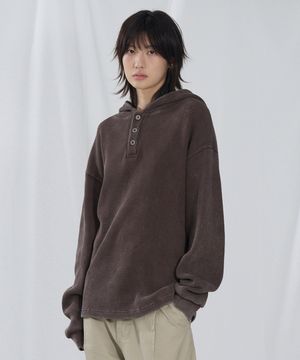 와플 헨리 넥 후드 롱슬리브 [브라운]