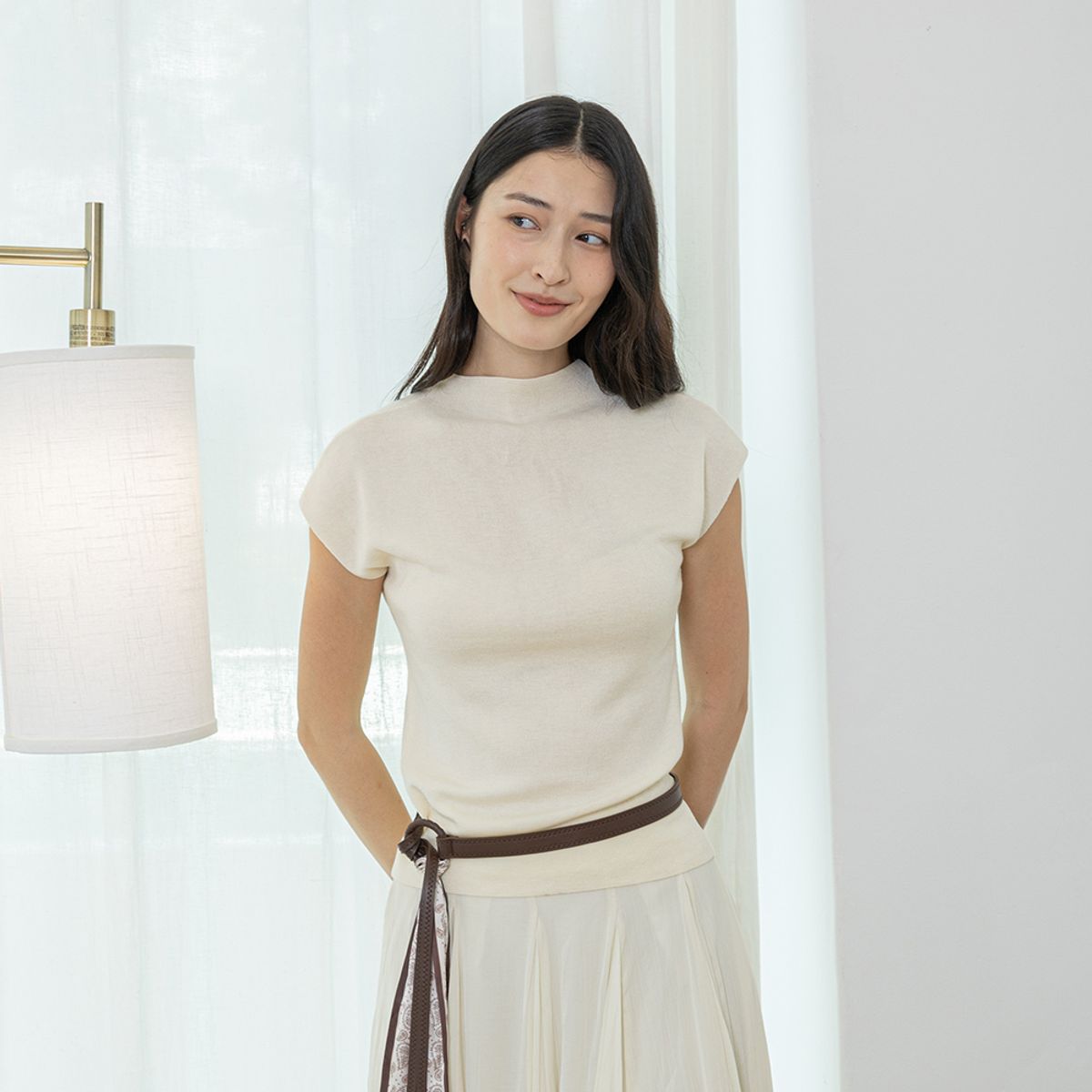랭썬(LANGSON) LS_Crew neck sleeveless knit top_2color