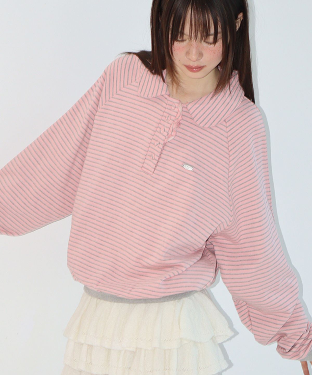 론론(RONRON) HENRYNECK FRILL POINT SWEATSHIRT PINK GREY STRIPE