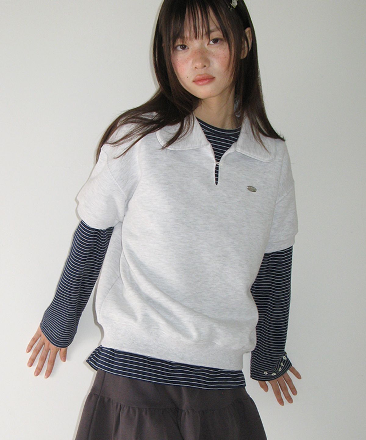 론론(RONRON) BUTTONED COLLAR HALF T SHIRT WHITE MELANGE