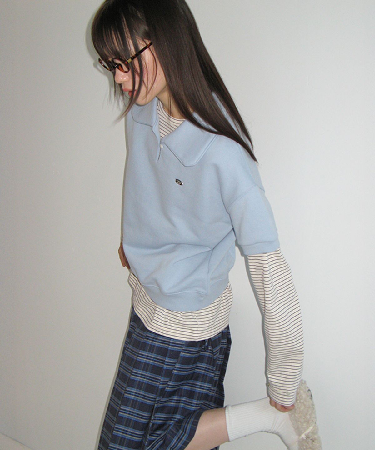 론론(RONRON) BUTTONED COLLAR HALF T SHIRT SOFT BLUE