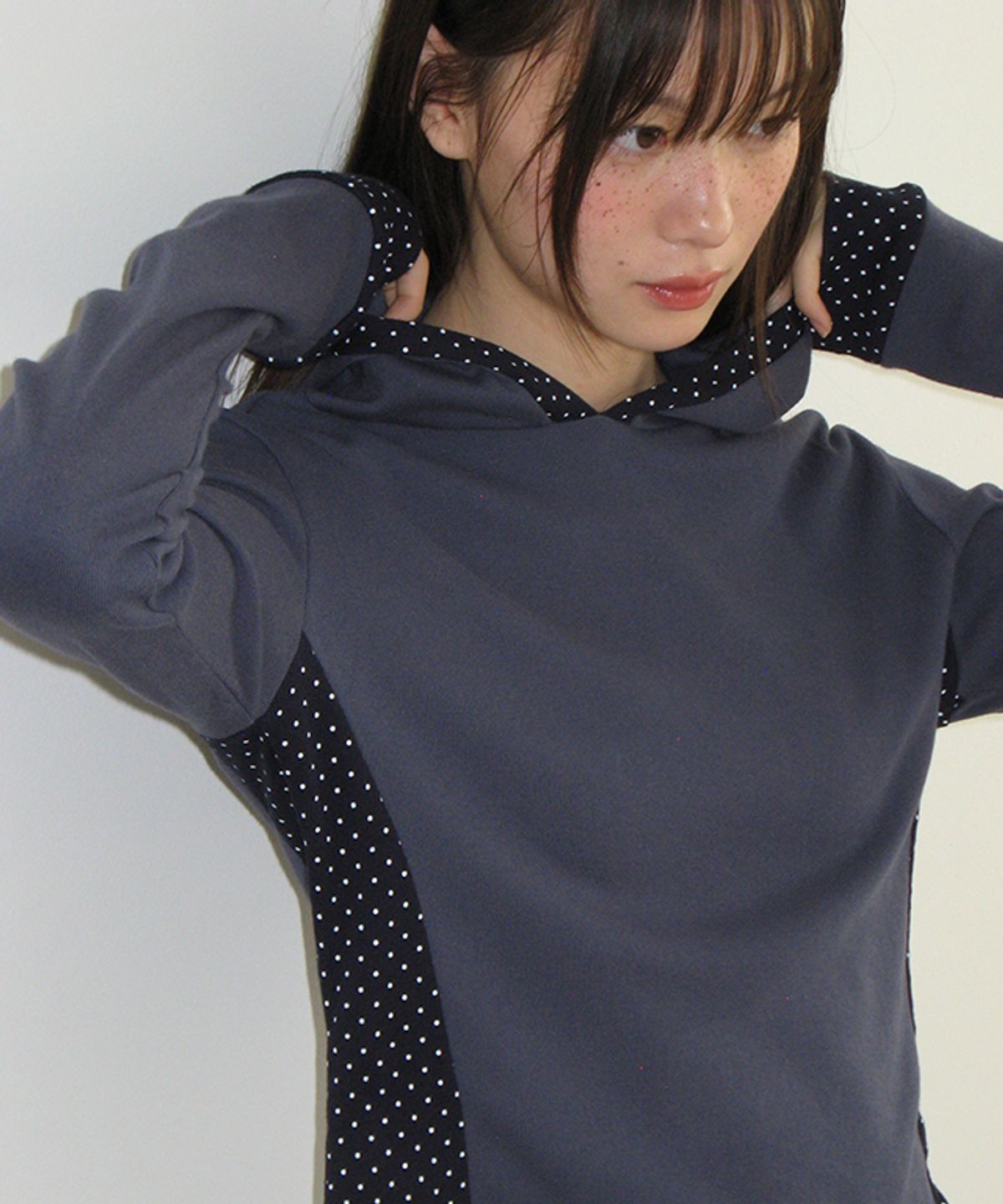 론론(RONRON) DOT PANEL SLIM HOODIE LONG SLEEVE NAVY