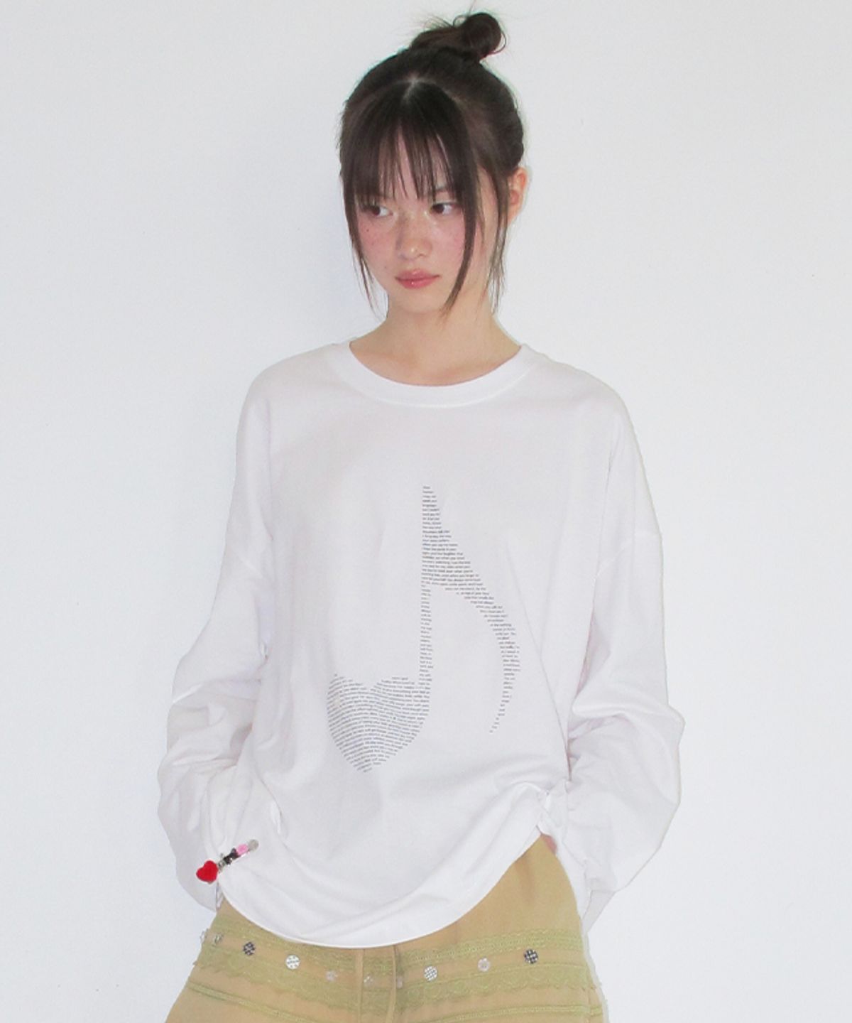 론론(RONRON) HEART NOTE TYPE OVER FIT LONG SLEEVE WHITE