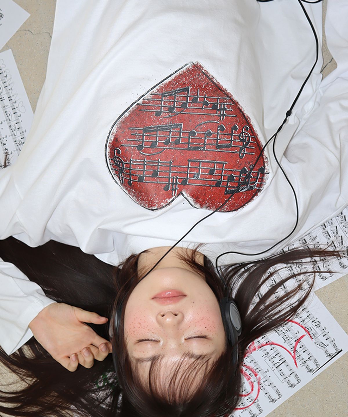 론론(RONRON) VINTAGE HEART MUSIC OVER FIT LONG SLEEVE WHITE
