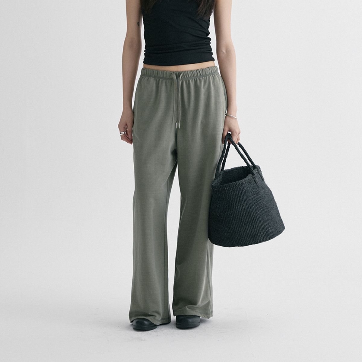 호와스(HOWUS) POINE PIGMENT SWEAT PANTS (KHAKI)