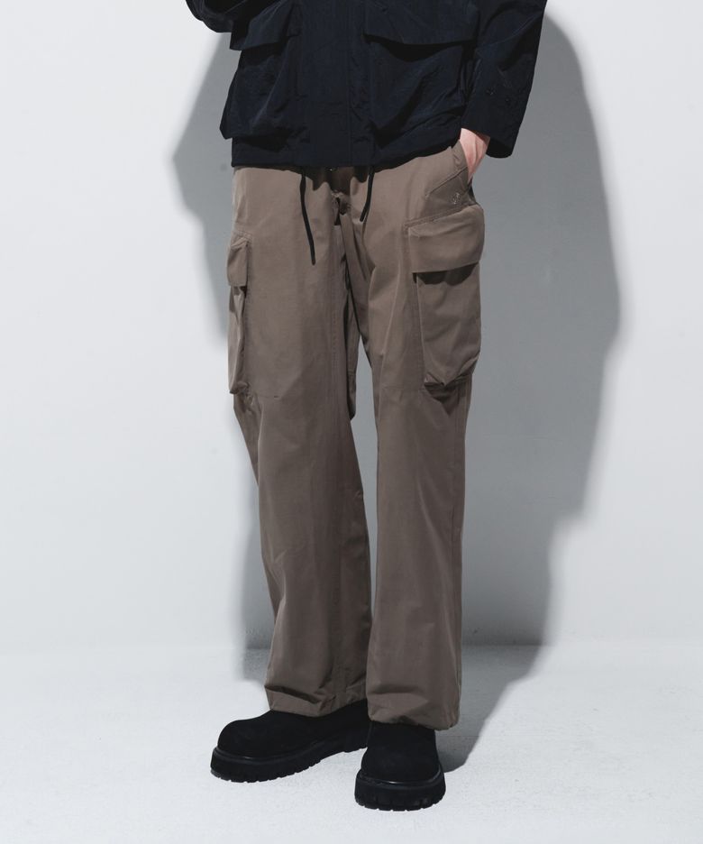 BELTED SIGNATURE WIDE CARGO PANTS - BEIGE