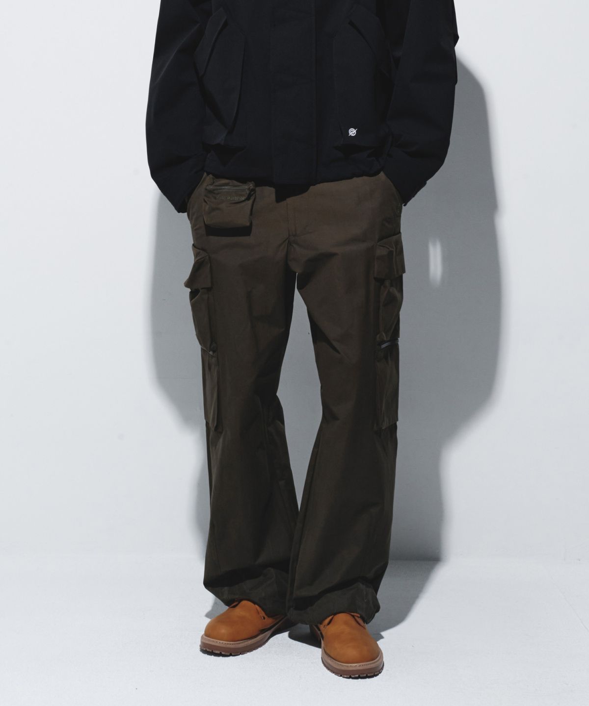칼라파타르(KALAPATTHAR) MINI BAG DOUBLE POCKET WIDE PANTS - KHAKI
