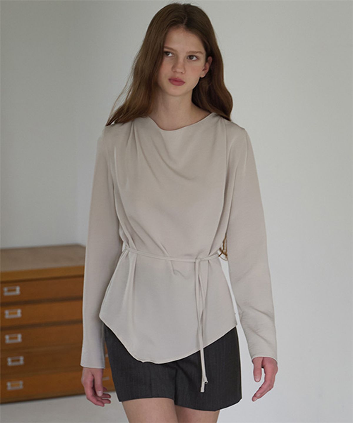 디애니(THE ANY) Sophia Drape Blouse