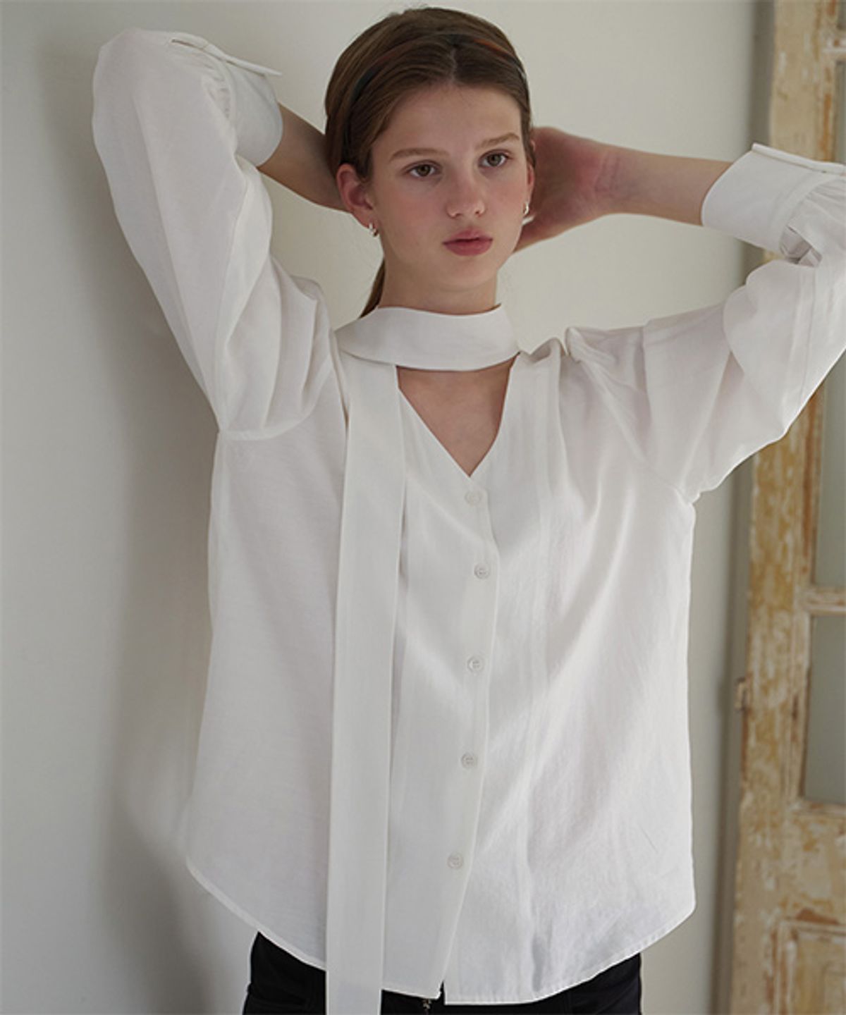 디애니(THE ANY) Nuua Tie Blouse