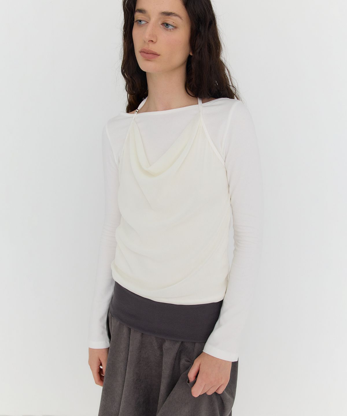 디어스토커(DEARSTALKER) MIKA COWL HALTER LAYERED T - WHITE